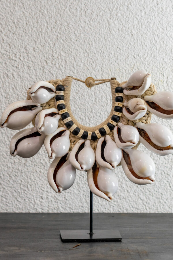 Harimau putih (witte tijger)  schelpenketting