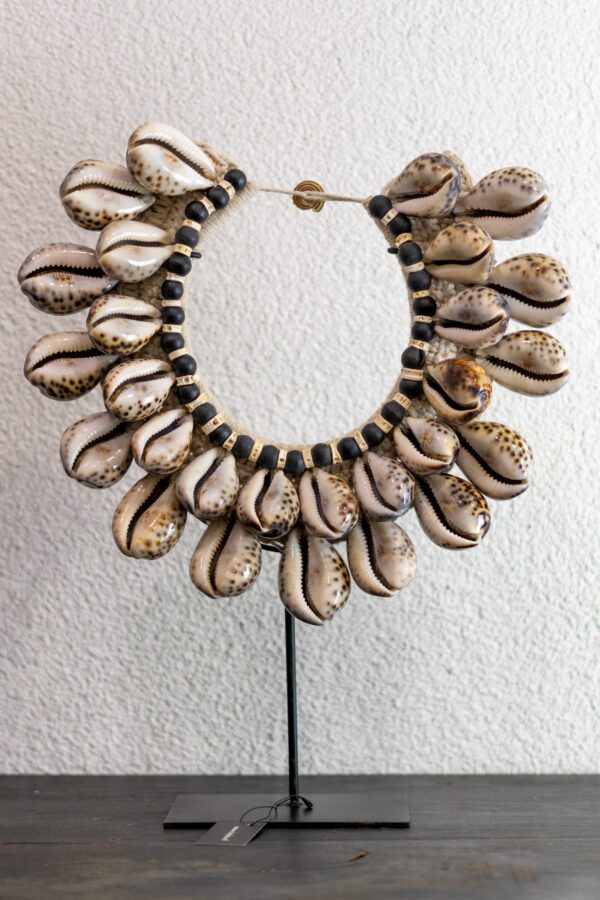 Harimau (tijger) schelpenketting