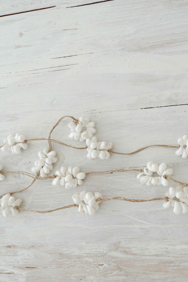 Slingerketting trosjes witte schelpen